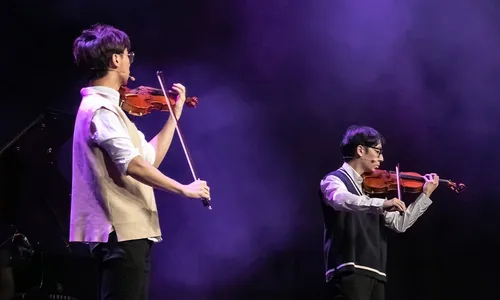 TwoSet Violin World Tour